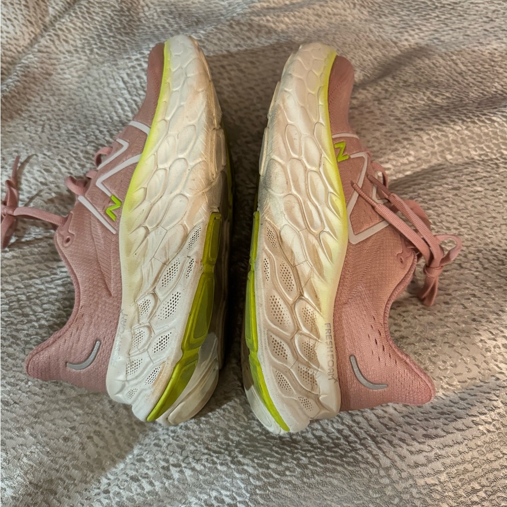 New Balance Women's Pink and White Athletic Shoes